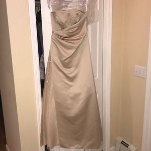 Nude Bridesmaid Dreas